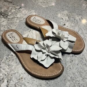 b.o.c. Women's Tan and White Floral Sandals Size 6